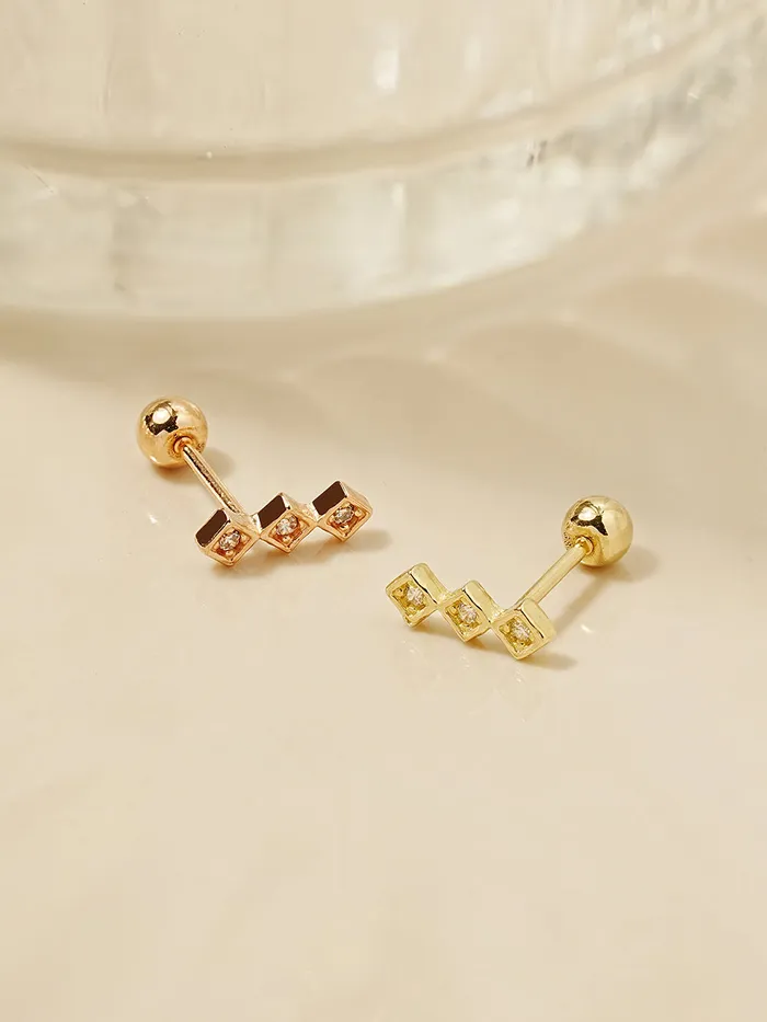 MinimalBijoux Earrings 14K Gold Triple Lights Cartilage Earring 20G