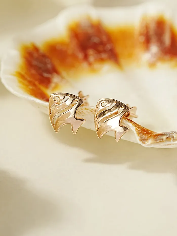 MinimalBijoux Earrings 14K Gold Tropical Fish Cartilage Earring 18G16G