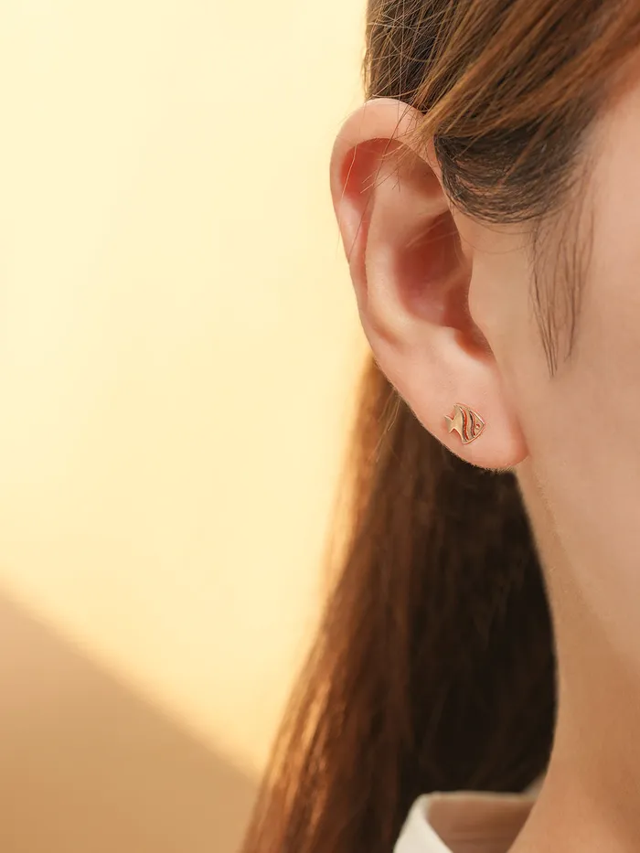 MinimalBijoux Earrings 14K Gold Tropical Fish Cartilage Earring 18G16G