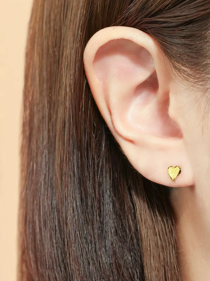 MinimalBijoux Earrings 24K Gold Baloon Heart Cartilage Earring 20G