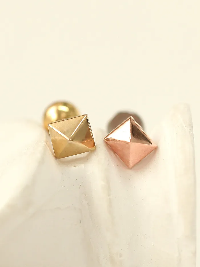 MinimalBijoux Pyramid Cartilage earring Earrings