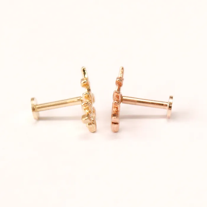 MinimalBijoux Rings 14K Gold Simple Leaf Internally Threaded Labret Piercing 18G16G