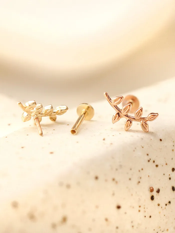 MinimalBijoux Rings 14K Gold Simple Leaf Internally Threaded Labret Piercing 18G16G