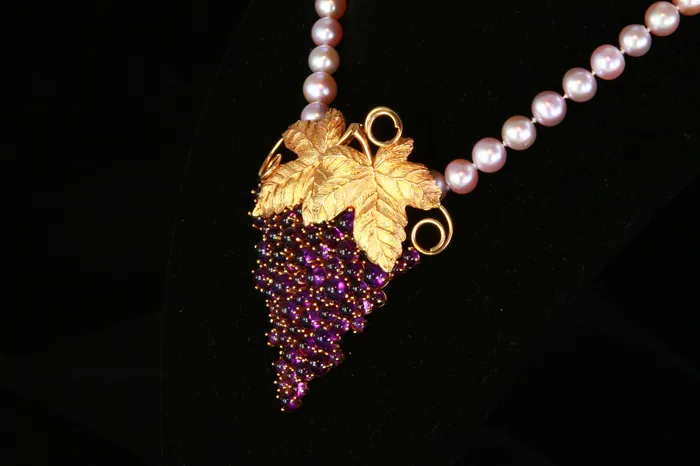 Moriartys Gem Art PreStyled Sets 14K Yellow Gold Amethyst Grape Vine Pendant Moriartys Gem Art PreStyled Sets 14K Yellow Gold Amethyst Grape Vine Pendant