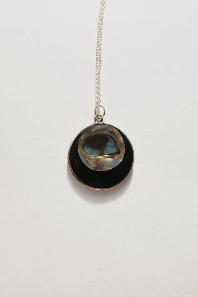 MOTHER OF PEARL MEDALLION VINTAGE 925 NECKLACE collectionno2 Necklaces