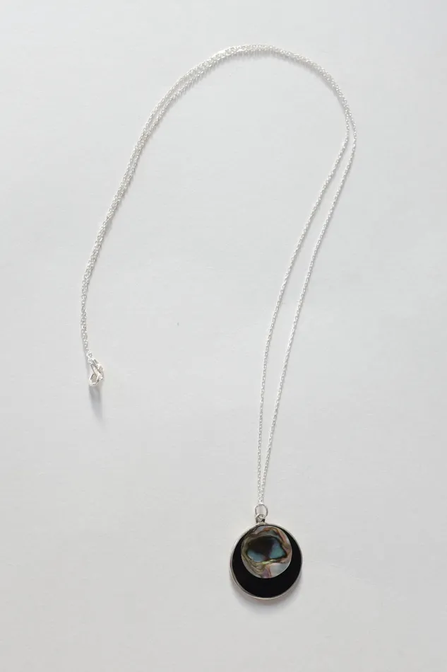 MOTHER OF PEARL MEDALLION VINTAGE 925 NECKLACE collectionno2 Necklaces