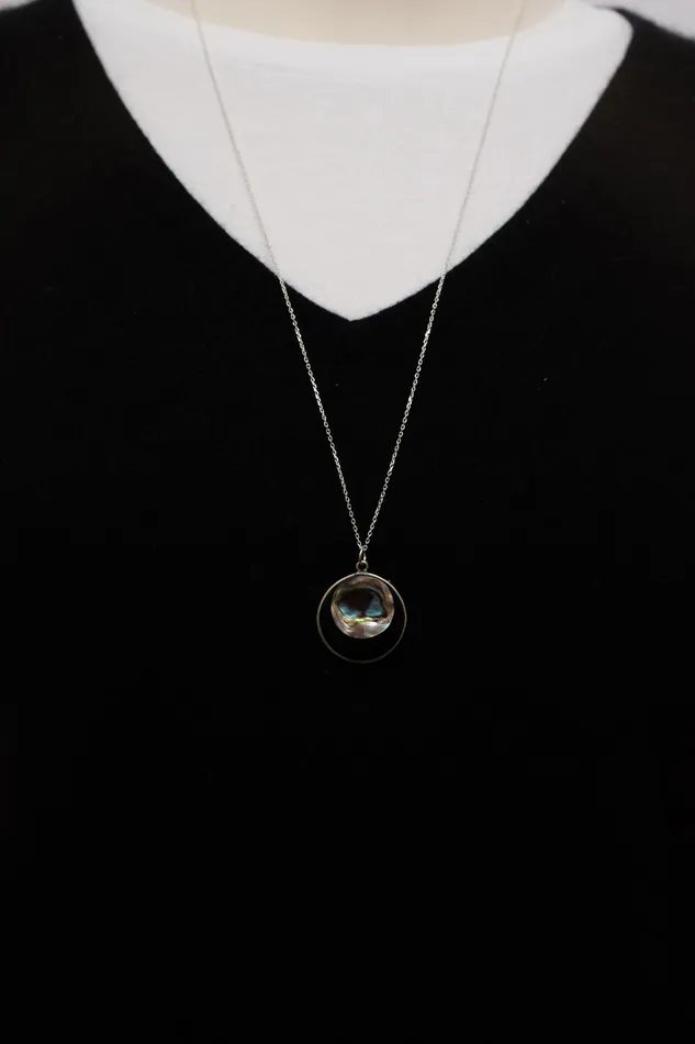 MOTHER OF PEARL MEDALLION VINTAGE 925 NECKLACE collectionno2 Necklaces