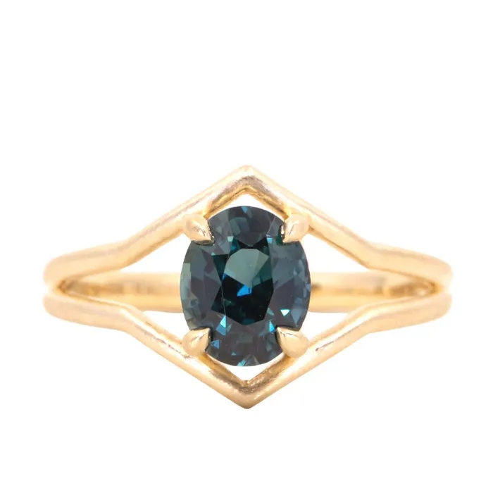 Rings Daniel Stair 155ct Oval Sapphire Negative Space V Band Solitaire in 18k Yellow Gold Rings Daniel Stair 155ct Oval Sapphire Negative Space V Band Solitaire in 18k Yellow Gold
