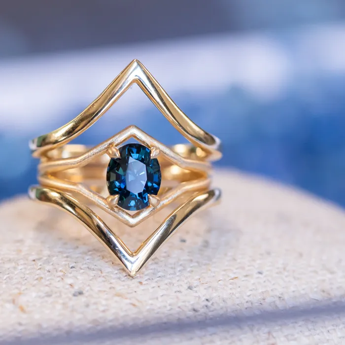 Rings Daniel Stair 155ct Oval Sapphire Negative Space V Band Solitaire in 18k Yellow Gold