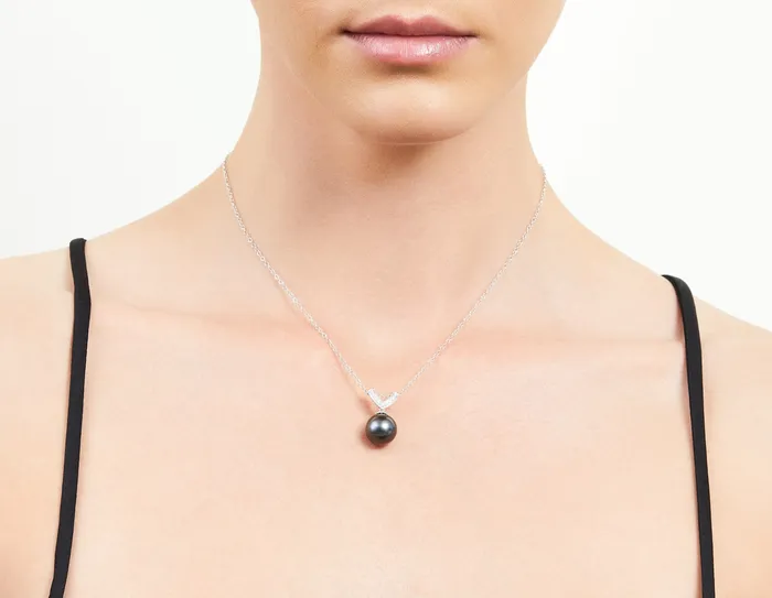 SPT Necklaces Black Tahitian Pearl Diamond Pixie Pendant