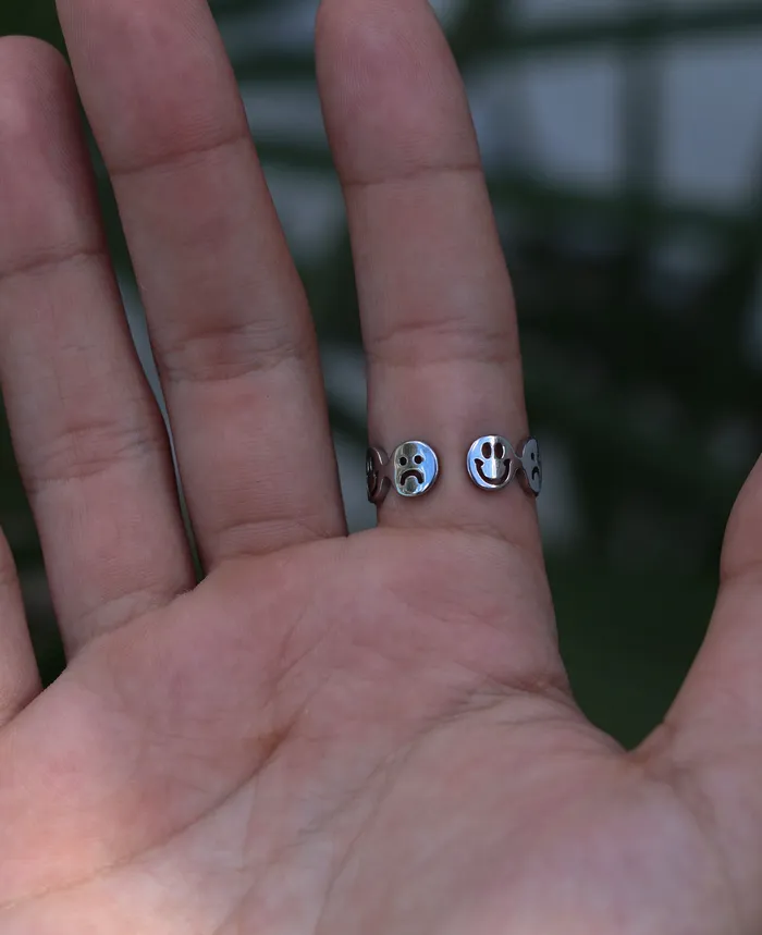 Fashion Jewelry by Yordy Rings Silver Mood Ring Fashion Jewelry by Yordy Rings Silver Mood Ring