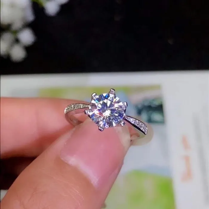 Luxus Moissanite Rings Jewelry Rings Platinum Plated Silver Moissanite Ring 12ct 2ct Options