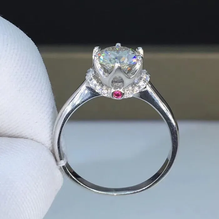 Platinum Plated Silver Halo Moissanite Ring 05ct or 1ct Luxus Moissanite Rings Jewelry Rings Platinum Plated Silver Halo Moissanite Ring 05ct or 1ct Luxus Moissanite Rings Jewelry Rings