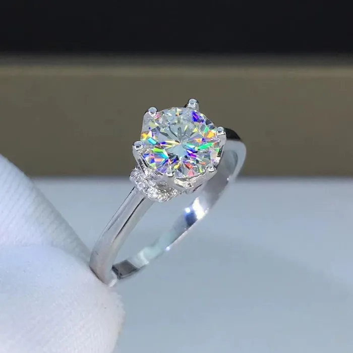 Platinum Plated Silver Halo Moissanite Ring 05ct or 1ct Luxus Moissanite Rings Jewelry Rings