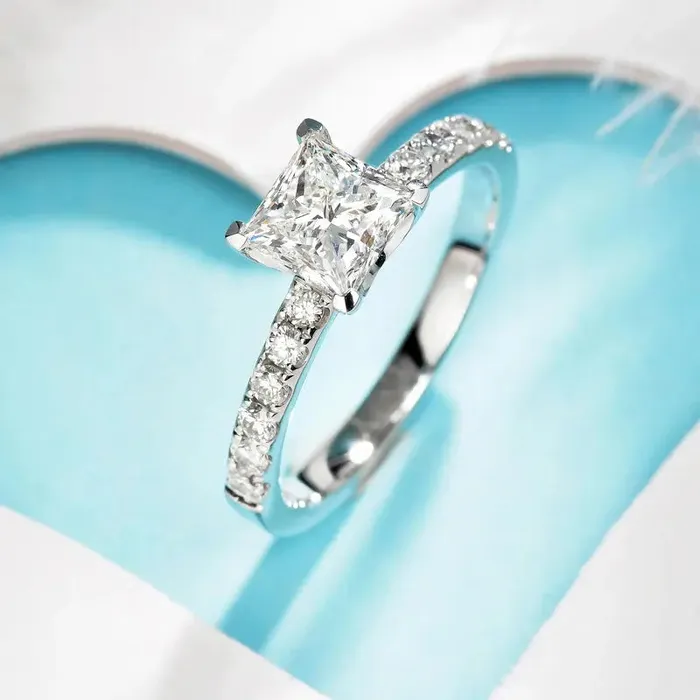 Princess Cut White Gold Moissanite Engagement Ring 1CT Luxus Moissanite Rings Princess Cut White Gold Moissanite Engagement Ring 1CT Luxus Moissanite Rings
