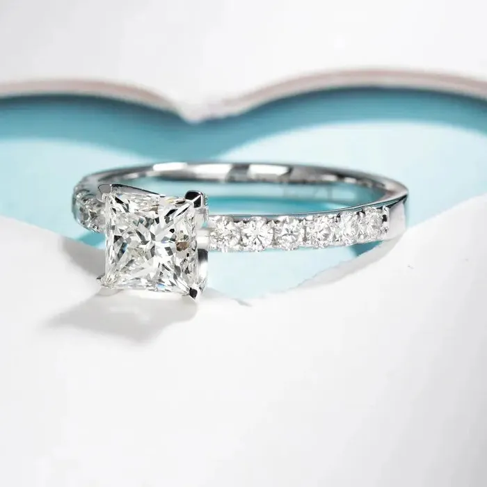 Princess Cut White Gold Moissanite Engagement Ring 1CT Luxus Moissanite Rings