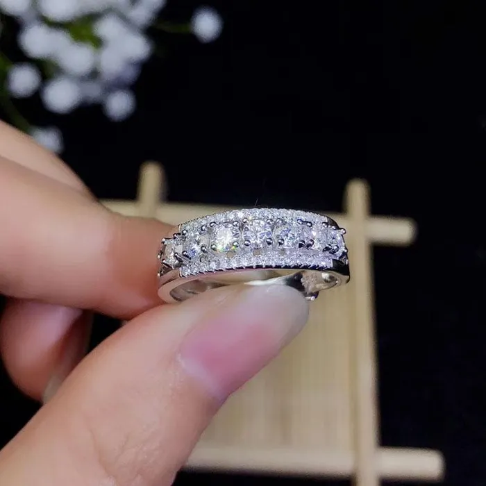 White Gold Plated Silver 7 Stone Moissanite Anniversary Ring for Her 077ct Luxus Moissanite Rings Jewelry Rings